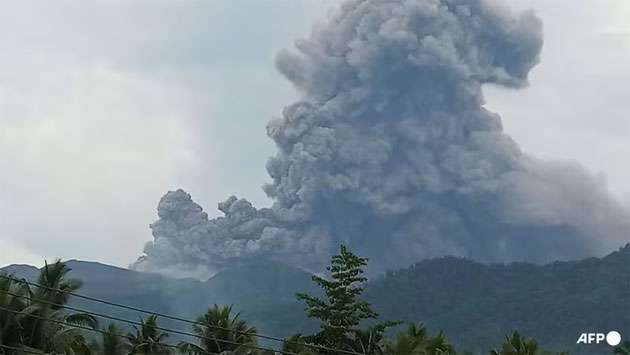 Indonesia rushes to rescue 20 hikers, including 9 Singaporeans, after Mount Dukono eruption