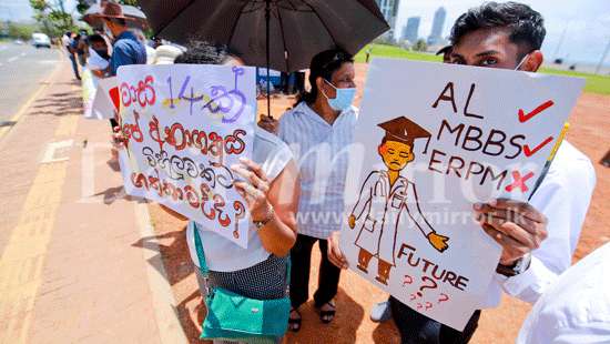 Foreign Medical Graduates in protest