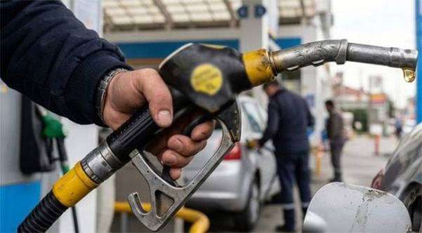 Oil prices fluctuate as status of peace talks remains unclear