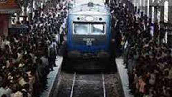 Railway workers begin lightning strike