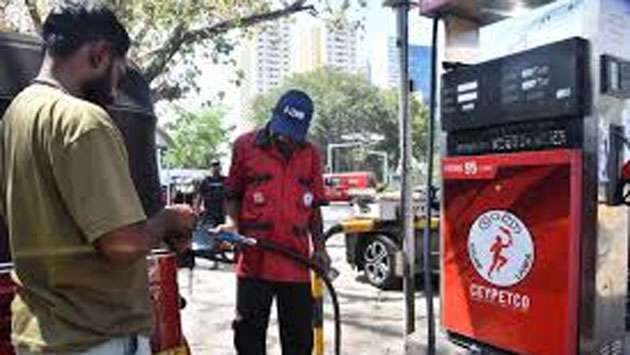 Filling station in Colombo demands Rs. 3,000 to issue fuel without QR code: MP