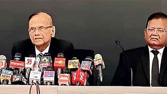 Ranil Wickremesinghe case:  Interest groups question legality of setting up  Trial-at-Bar
