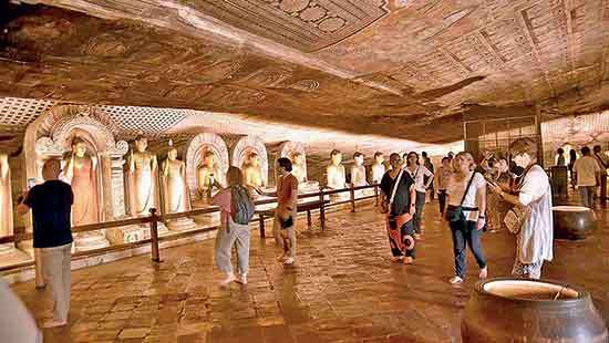 Dambulla Cave Temple draws international visitors