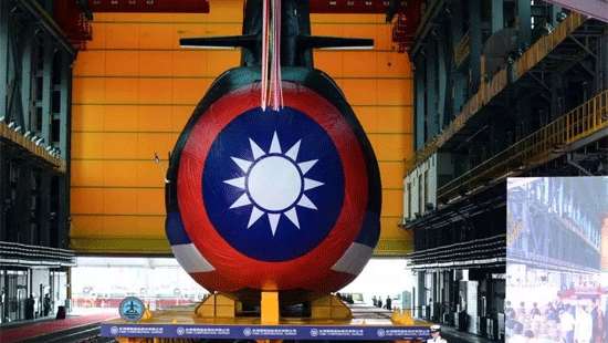 Taiwan unveils new submarine to fend off China
