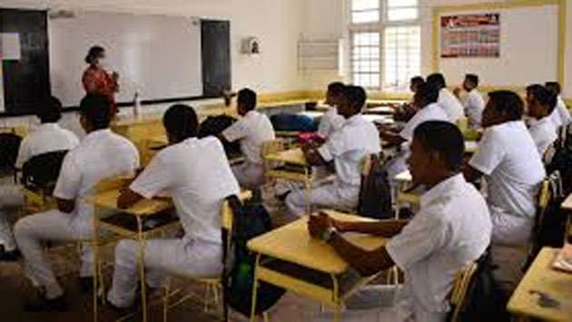 Education Ministry warns against high-cost school events