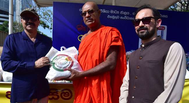 Pakistan donates relief for Sri Lanka flood victims