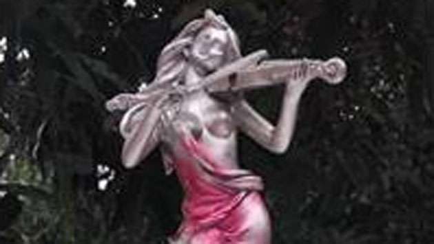 Half-naked female image in memento stirs hornet’s nest - Breaking News