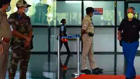 India suspends all tourist visas until April 15
