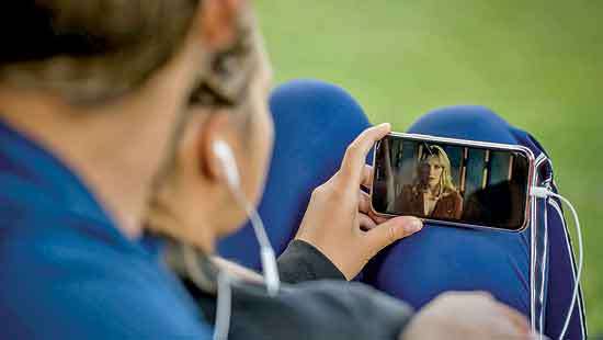 Love in the Digital Age Why Tech Gifts Are the New Language of Romance This Valentine’s