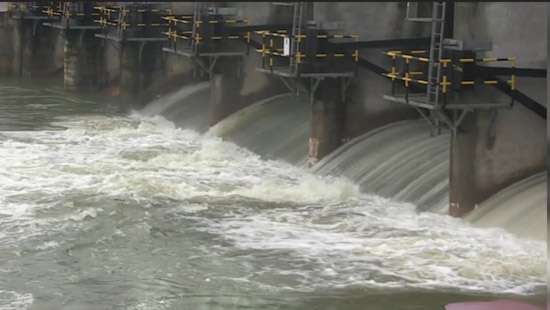 Four sluice gates of Iranamadu Reservoir opened; people asked to be vigilant