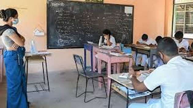One teacher for 16 students on average in Sri Lankan classrooms