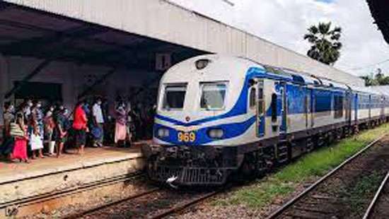 Kelani Valley line cleared