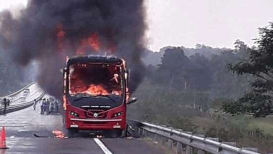 Bus catches fire on the Southern expressway