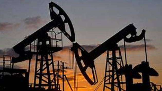 US extends waiver allowing countries to buy Russian oil
