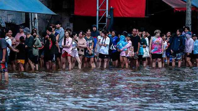 Thailand floods kill 23, affect 700,000 people as Bangkok battles severe inundation - International | Daily Mirror