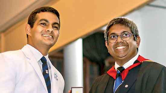 S.Thomas’ College Prize Giving: Thomian Warden Perera warns students of growing AI threat!