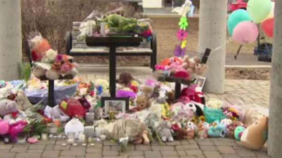 Ottawa community gathers at vigil to mourn victims of mass killing