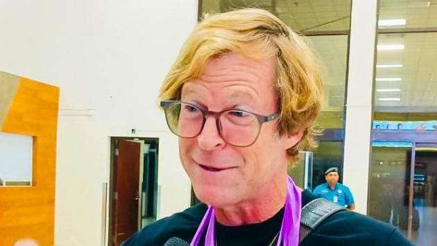 Jonty Rhodes arrives