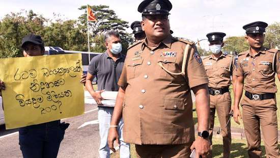 Silent protest against independence celebrations