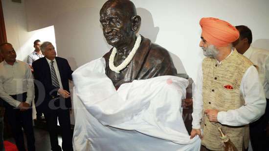 Mahathma Gandhi sculpture unveiled