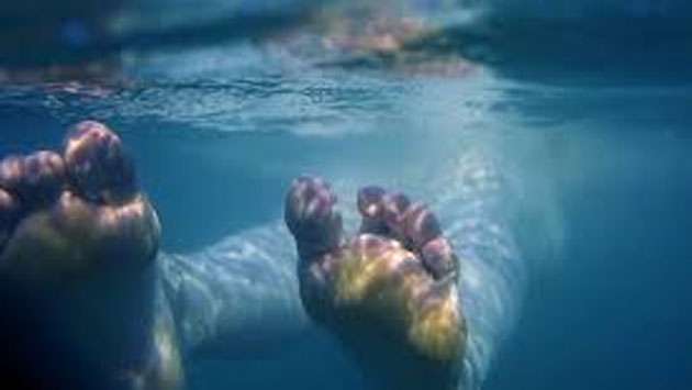 Male body found floating near Colombo Port City