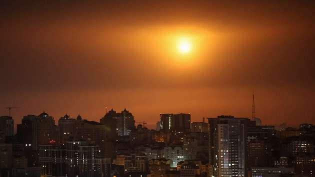 US and Russia hold peace talks in Abu Dhabi as missiles pound Kyiv