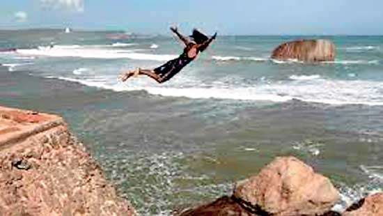 Minister instructs authorities to find alternatives to continue Galle Fort ‘Crazy Jump’