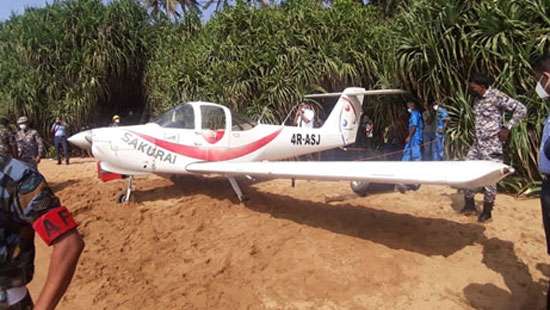 Light training aircraft makes emergency landing in Beruwala