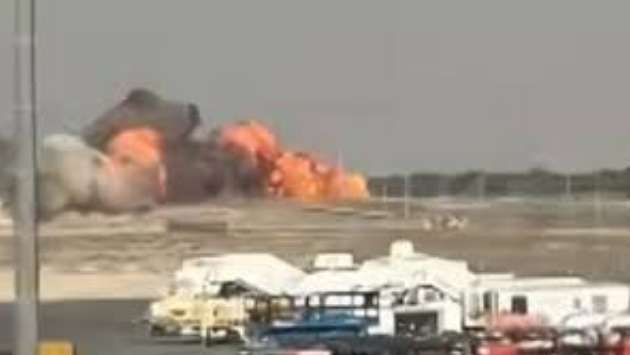 Plane crashes at Dubai air show, killing pilot
