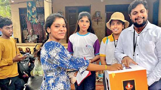 Janashakthi Life empowers communities at Nallur Festival