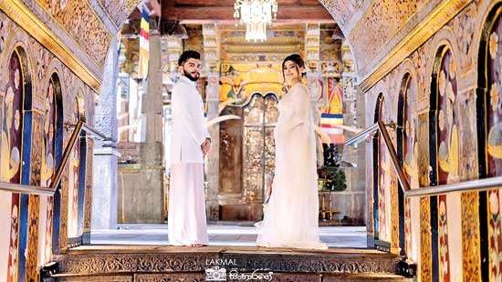 Kandy explodes following wedding pre-shoot inside Maligawa