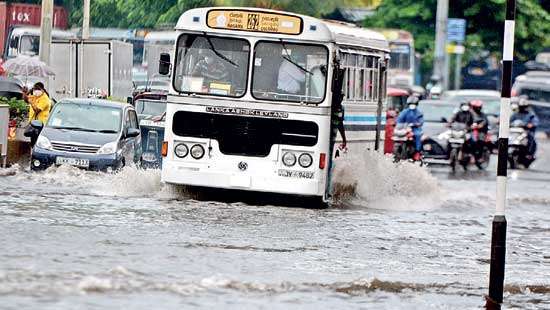 Roads in Colombo flooded due to heavy rain