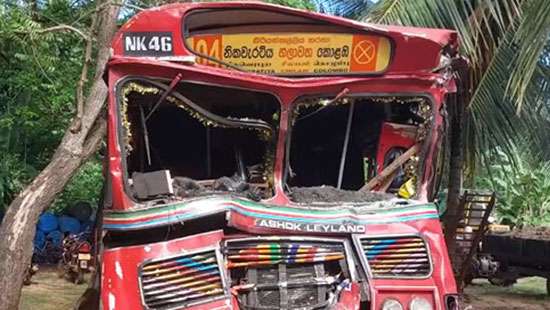 21 injured as bus crashes into house in Arachchikattuwa