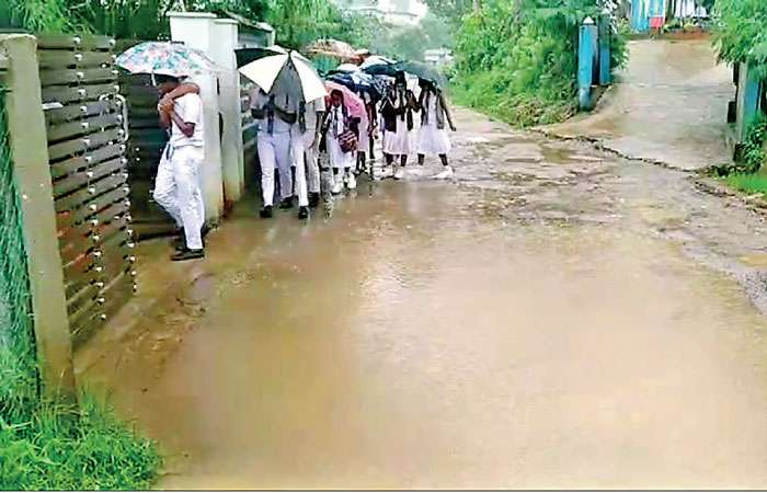 Reservoirs near spill levels as heavy rains lash central hills