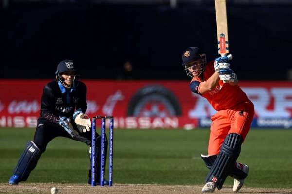 Netherlands edge closer to World Cup Super 12 with tense Namibia win
