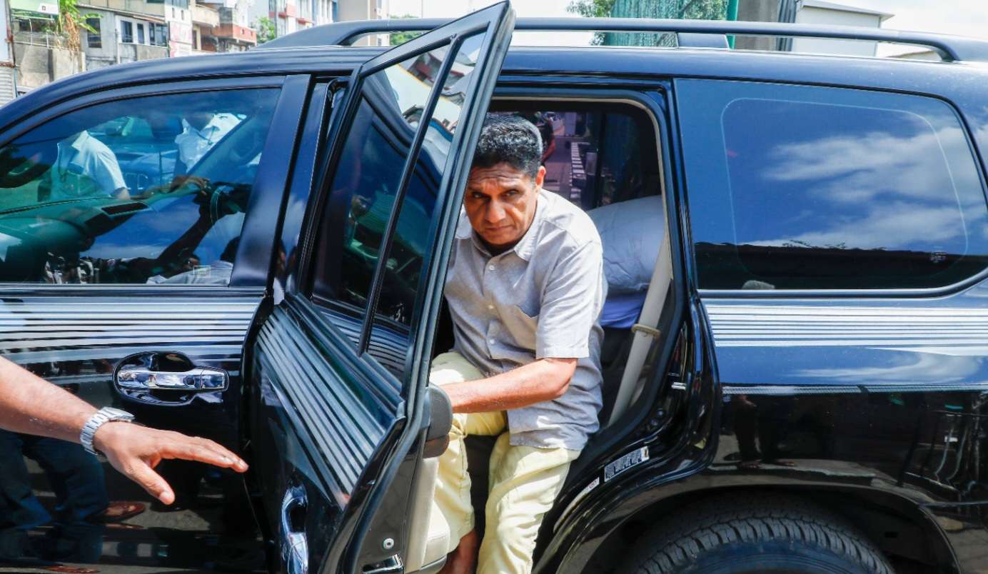 Sajith Premadasa visits former President Ranil at Prison Hospital
