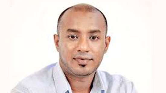 Duminda arrives at Presidential Commission
