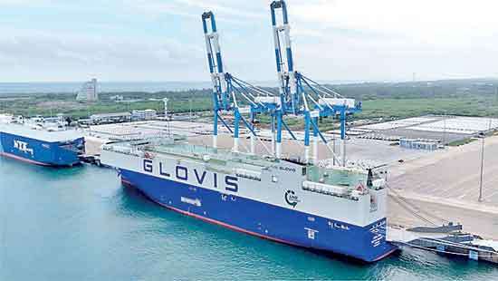 Glovis Dual Fuel LNG RORO carrier docks at HIP