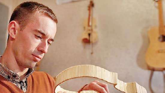 Ukrainian artist strikes a chord with matchsticks