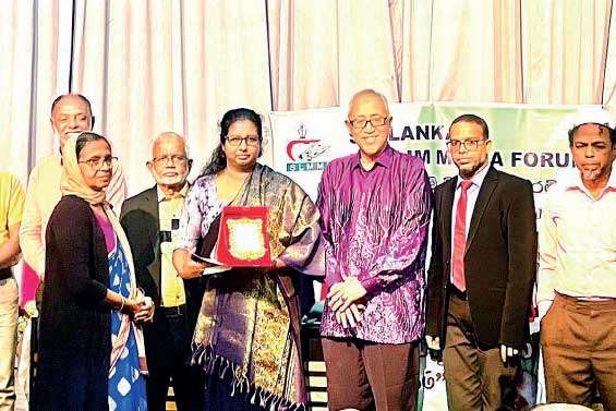 Sri Lanka Muslim Media Forum honours late journo Kamal Liyanarachchi