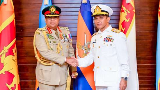 Pakistan Navy Chief meets General Silva