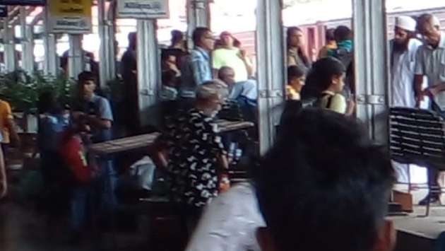 Matara station lacks timetable announcements, Frustrates commuters