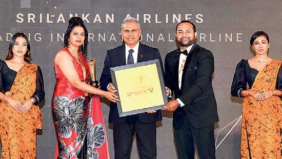 SriLankan Airlines scores hat-trick as Leading Int’l Airline in South Asia at SATA