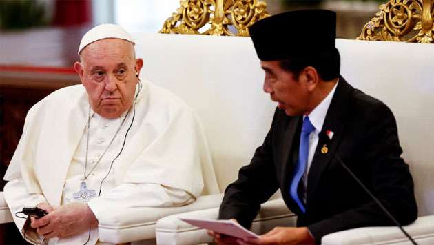 Pope Francis, in Muslim-majority Indonesia, warns against religious extremism