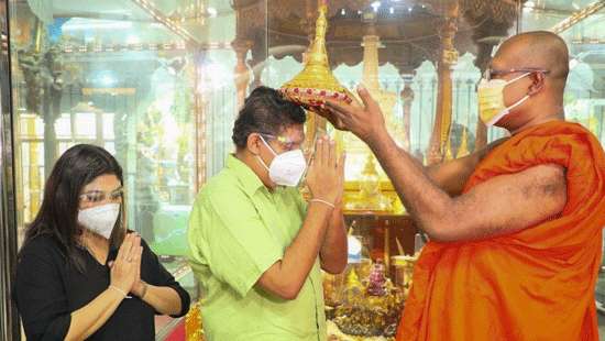 Sajith receives blessings...