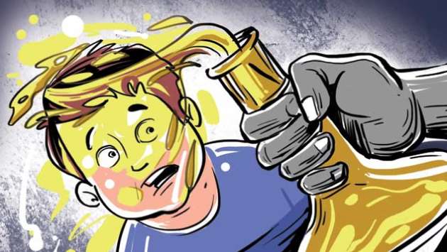 Two injured in acid attack during police inquiry