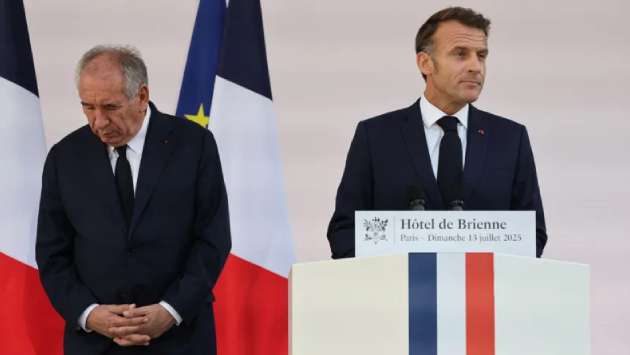 France in fresh political crisis after MPs oust prime minister