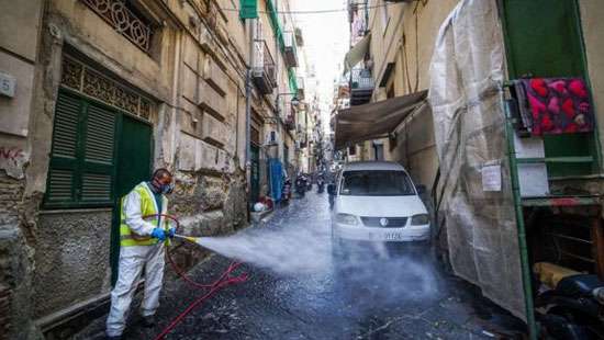 Italy coronavirus deaths rise by record 475 in a day
