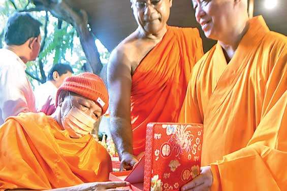 Blessings invoked on Ven. Master Shi Fa Zhao Thera at Gangaramaya