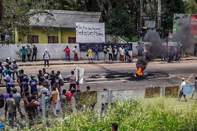 Four police officers including former Kegalle SSP arrested over Rambukkana shooting